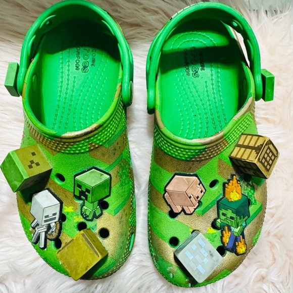 Minecraft Crocs - Picture 1 of 2